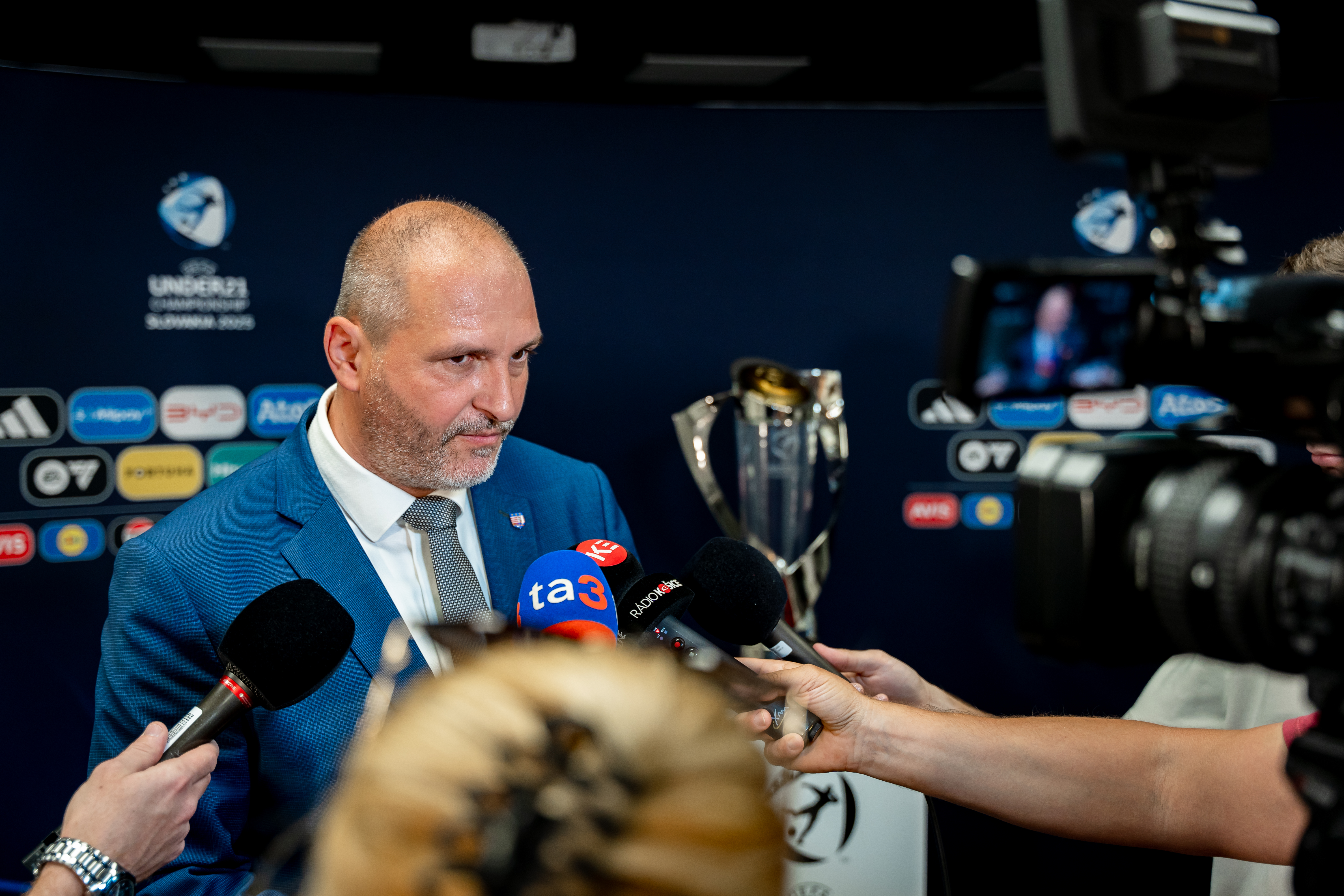 Tlacovy brifing - o pripravach sampionatu UEFA-34